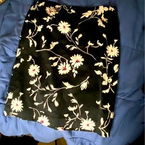 Talbot’s 6P Black and Floral Skirt Lined Pencil Spring Summer Casual